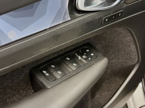 Used 2024 Volvo XC40 Recharge Ultimate w/ Protection Package Premier image 15