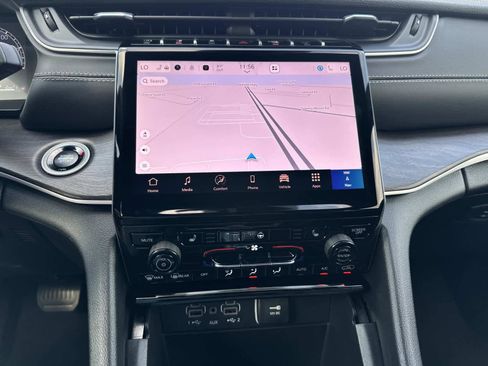 New 2025 Jeep Grand Cherokee L Limited image 16