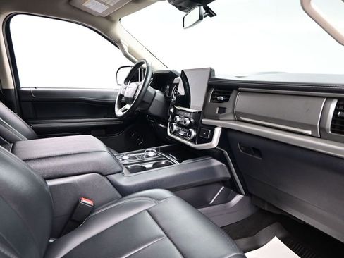 Used 2024 Ford Expedition XLT image 12