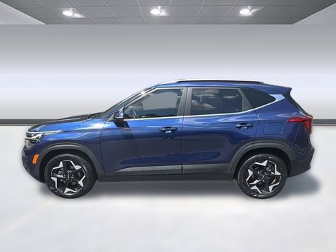 Used 2024 Kia Seltos EX FWD image 2
