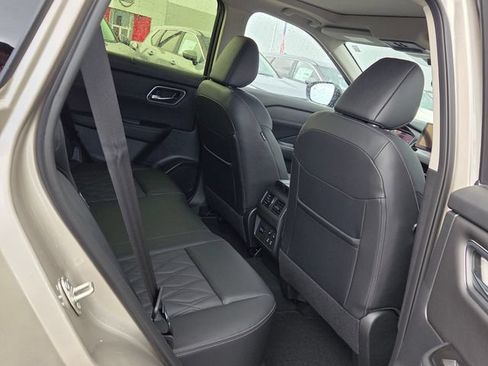 New 2026 Nissan Rogue Platinum w/ Platinum Premium Package AWD/4WD image 13