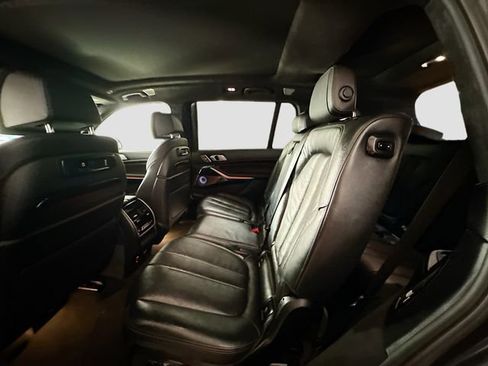 Used 2021 BMW X7 M50i image 27