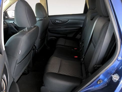 Used 2017 Nissan Rogue SV image 15