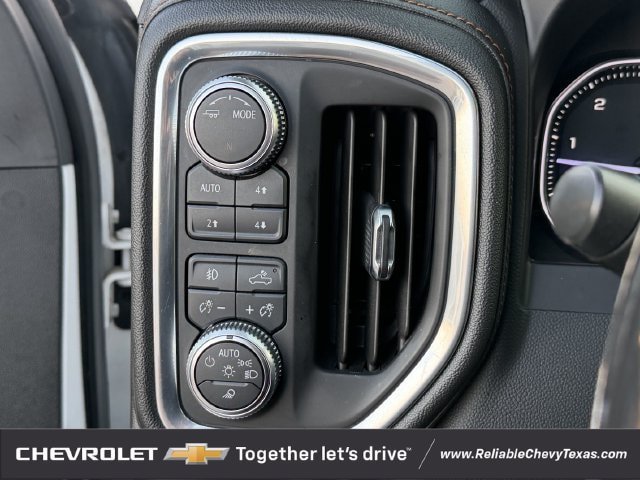 Used 2020 GMC Sierra 3500 AT4 w/ AT4 Preferred Package AWD/4WD image 29