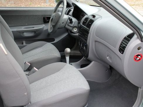 Used 2004 Hyundai Accent GL image 13