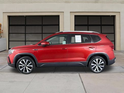 Used 2022 Volkswagen Taos SE w/ IQ.Drive SE Package AWD/4WD image 4