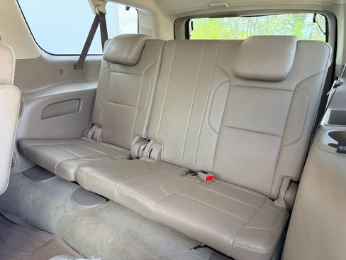 Used 2017 Chevrolet Suburban LT w/ Luxury Package image 14