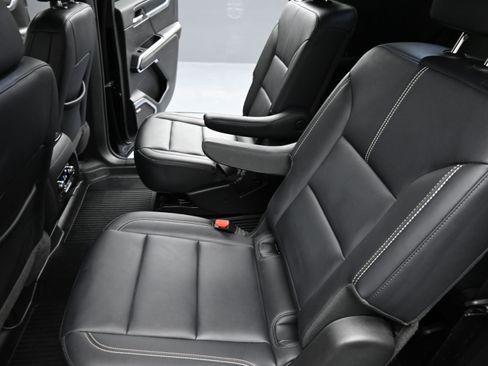 Used 2024 GMC Acadia Elevation w/ Luxury Package image 16