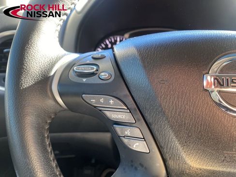 Used 2020 Nissan Pathfinder SV image 17