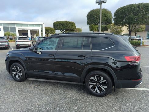 New 2026 Volkswagen Atlas SE image 11