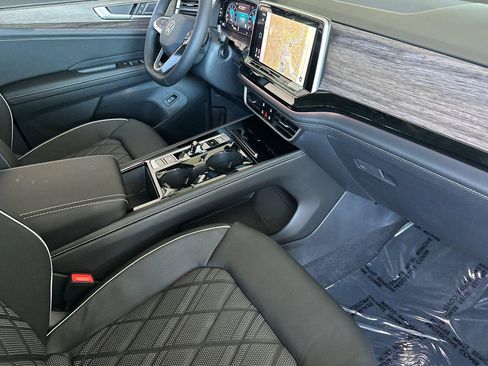 New 2026 Volkswagen Atlas SEL Premium R-Line image 16