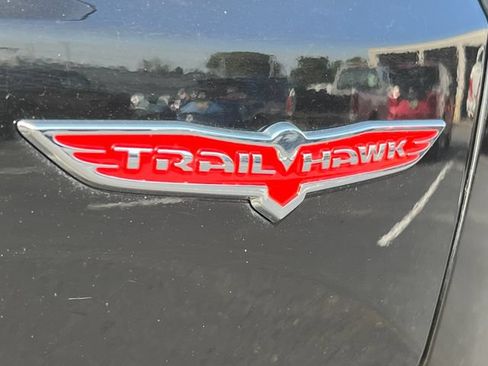 Used 2022 Jeep Renegade Trailhawk AWD/4WD image 7
