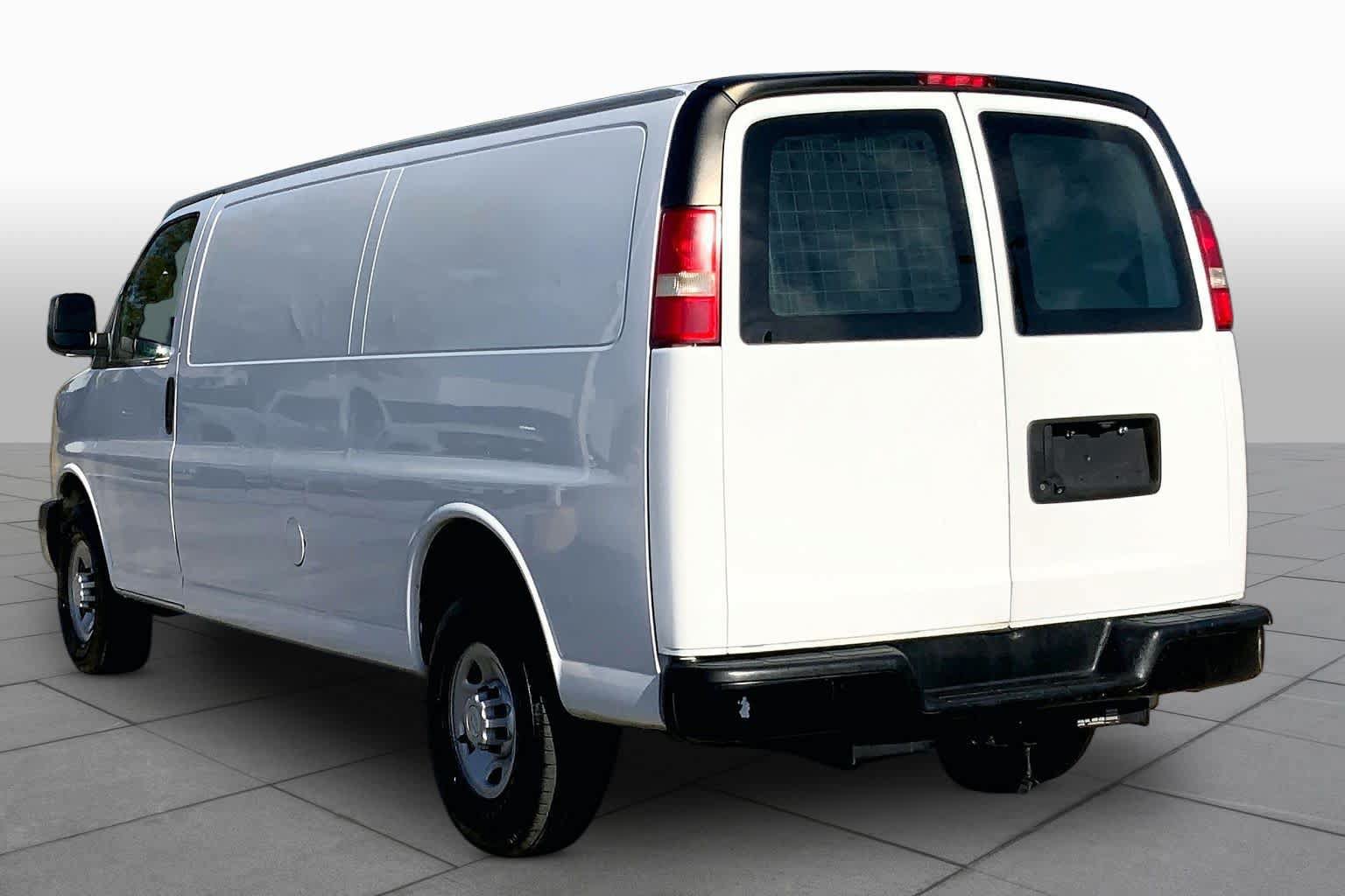 Used 2019 Chevrolet Express 2500 Extended RWD image 11
