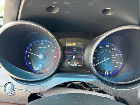 Used 2017 Subaru Outback 2.5i Limited AWD/4WD image 9