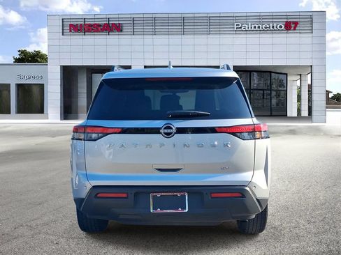 Certified 2024 Nissan Pathfinder SV FWD image 5
