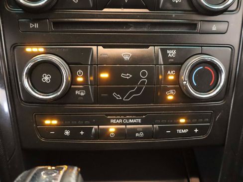 Used 2017 Ford Explorer XLT AWD/4WD image 11