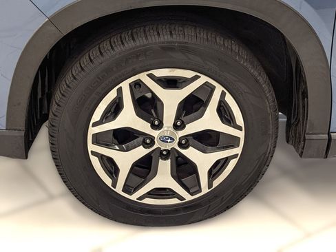 Used 2020 Subaru Forester Premium image 9