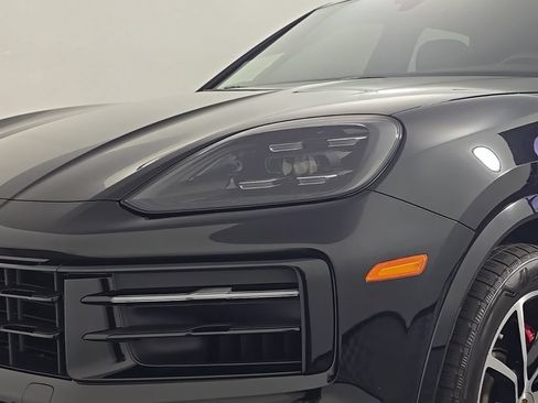 Certified 2024 Porsche Cayenne S AWD/4WD image 12