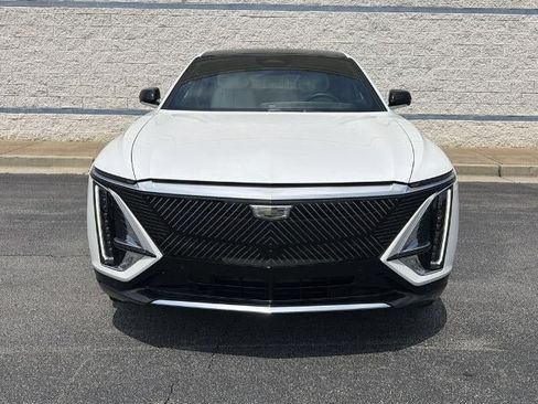 Used 2024 Cadillac Lyriq Luxury RWD image 2