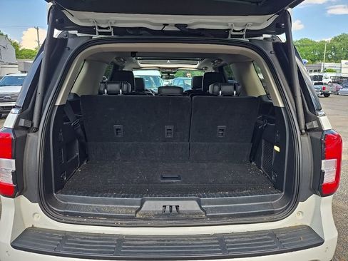 Used 2024 Ford Expedition XLT AWD/4WD image 6