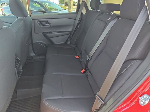 Used 2025 Nissan Rogue S image 13