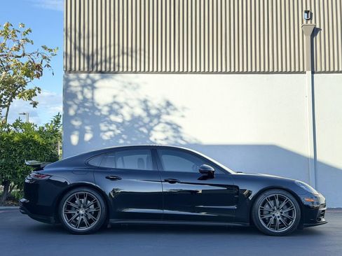 Used 2018 Porsche Panamera 4S image 12