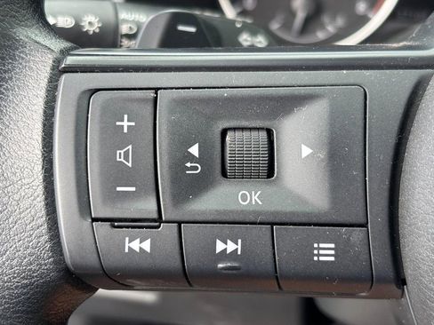 Used 2024 Nissan Rogue SV image 18