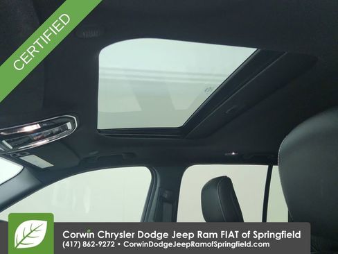 Used 2023 Jeep Grand Cherokee Altitude AWD/4WD image 28