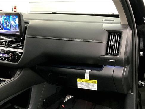 New 2026 Nissan Pathfinder Platinum image 35