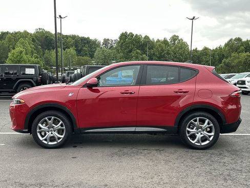Certified 2024 Dodge Hornet R/T Plus AWD/4WD image 2