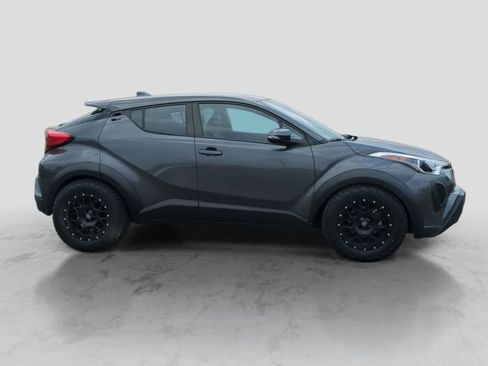 Used 2019 Toyota C-HR LE FWD image 9
