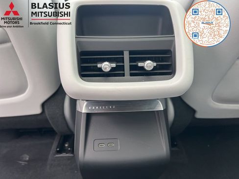 Used 2024 Cadillac Lyriq Luxury w/ LPO, Floor Liner Package AWD/4WD image 28