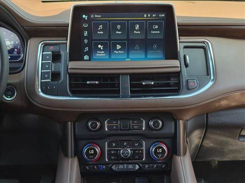 Used 2024 Chevrolet Tahoe High Country AWD/4WD image 13