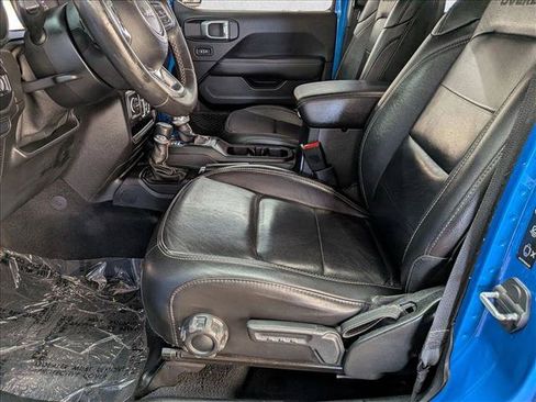 Used 2020 Jeep Gladiator Overland w/ Dual Top Group AWD/4WD image 21
