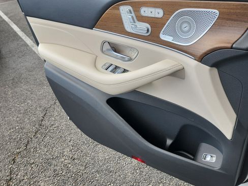 Used 2020 Mercedes-Benz GLS 580 4MATIC image 15