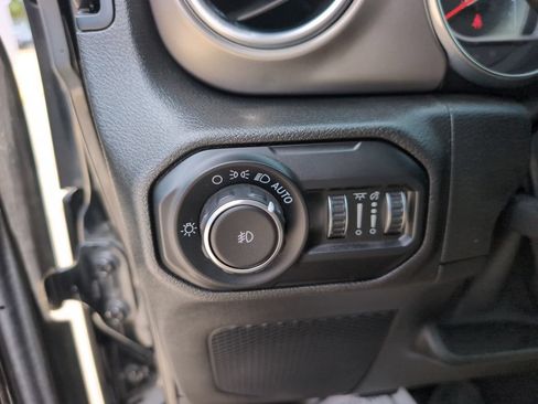 Used 2020 Jeep Wrangler Unlimited Rubicon AWD/4WD image 15
