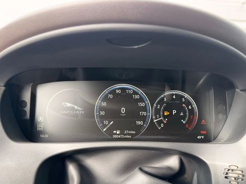 Used 2018 Jaguar F-PACE Prestige image 21