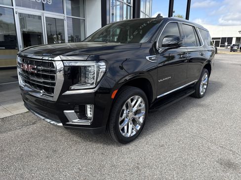 Used 2021 GMC Yukon SLT w/ SLT Premium Package image 1