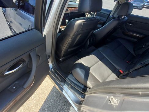 Used 2011 BMW 335i xDrive Sedan image 14