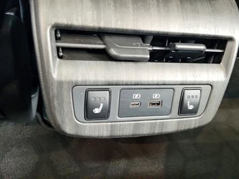 Used 2023 Nissan Ariya image 24