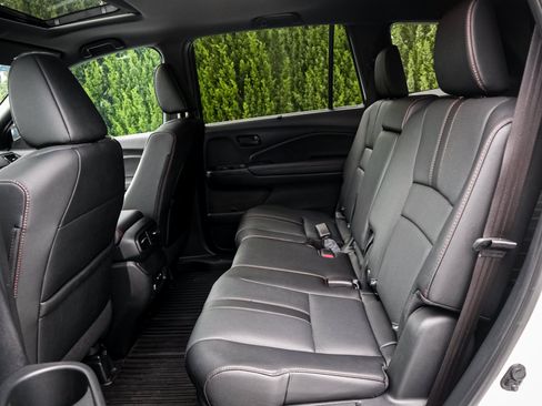 Used 2025 Honda Passport TrailSport image 31