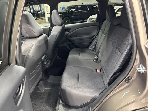 Used 2025 Subaru Forester Premium AWD/4WD image 31