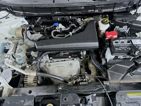 Used 2020 Nissan Rogue SV image 31