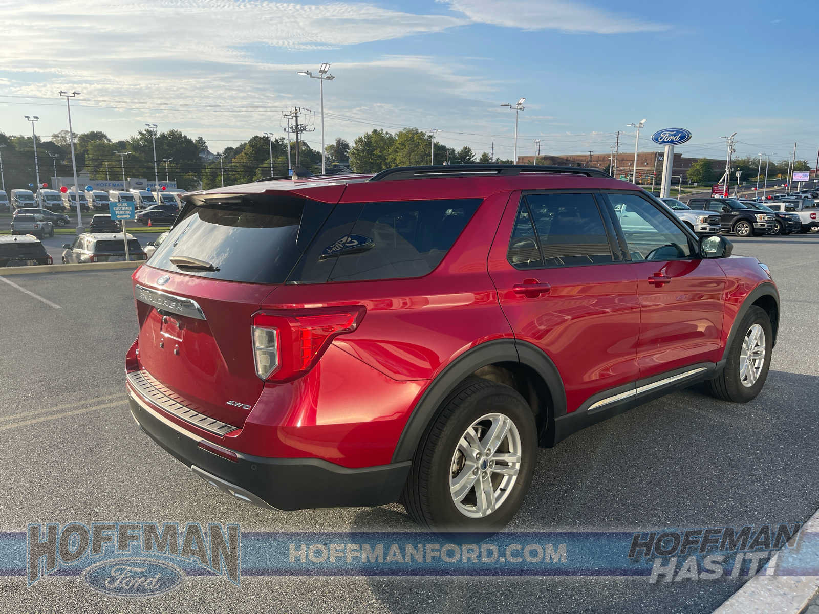 Used 2023 Ford Explorer XLT w/ Equipment Group 202A AWD/4WD image 6