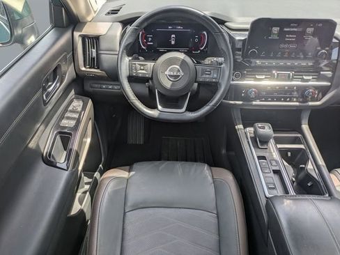 Used 2024 Nissan Pathfinder Platinum w/ Black Appearance Package image 17