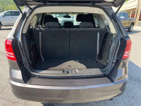 Used 2018 Dodge Journey SE w/ Blacktop Package FWD image 19