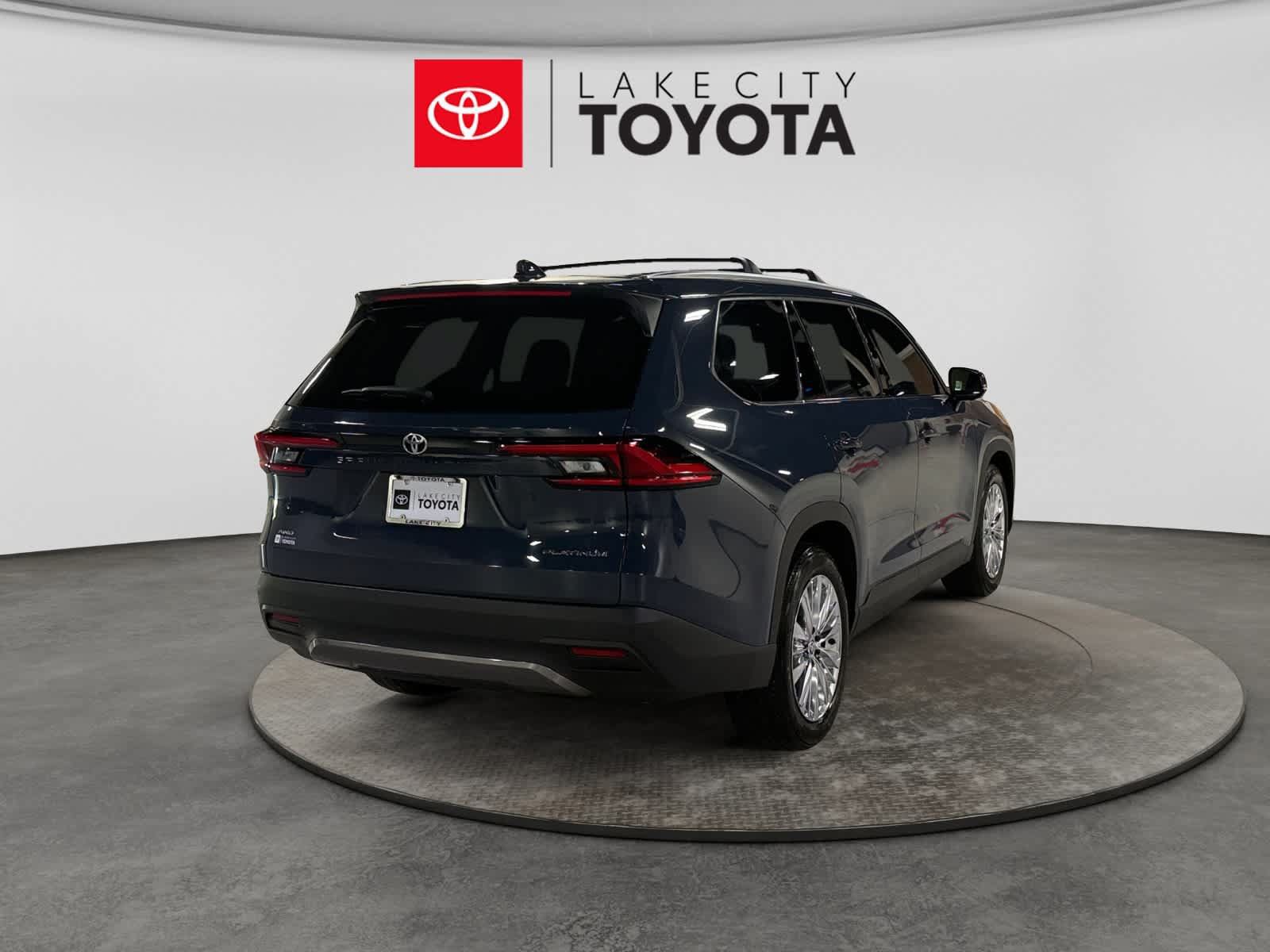 Used 2024 Toyota Grand Highlander AWD image 9