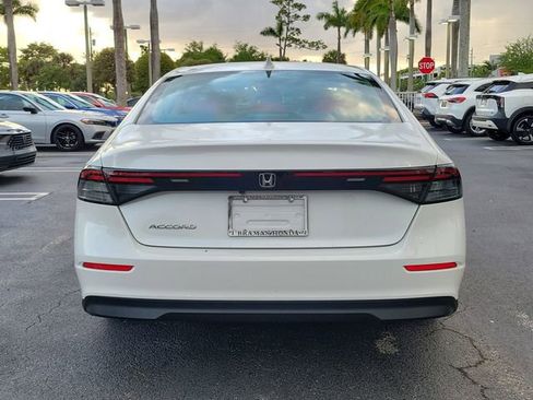 Used 2023 Honda Accord EX image 4