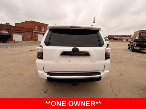 Used 2021 Toyota 4Runner TRD Off-Road Premium w/ Moonroof Package AWD/4WD image 4