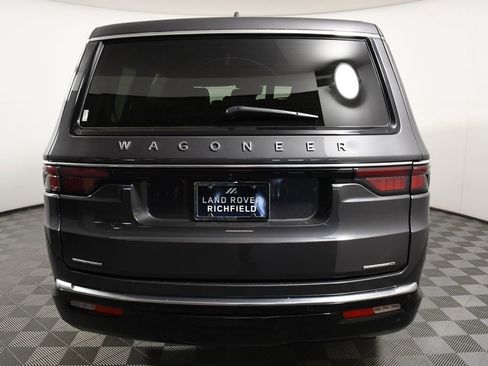 Used 2022 Jeep Wagoneer Series II AWD/4WD image 5